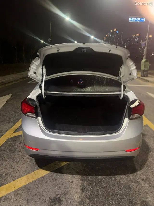 Hyundai Avante 2014 · 1.6 AT