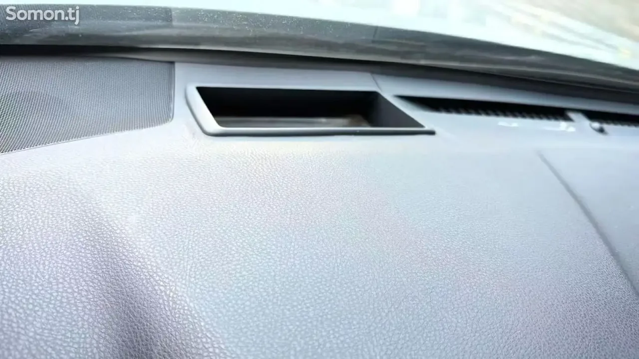 Toyota Camry 2018 · 2.5 AT