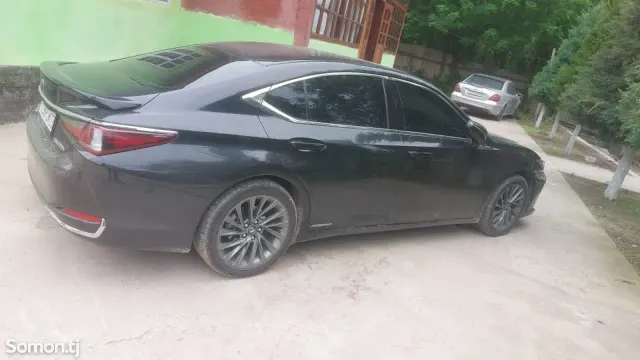 Lexus ES series 2020 · 3.0 AT
