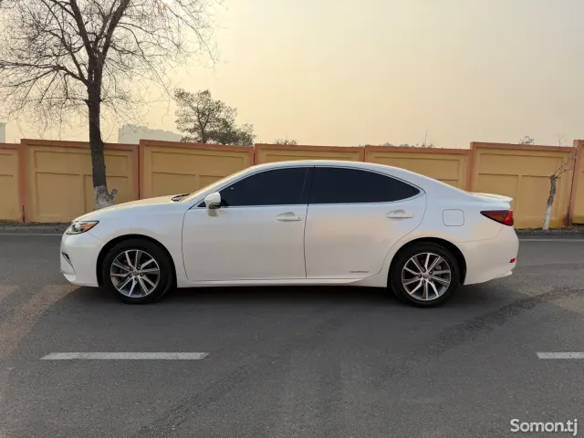 Lexus ES series 2016 · 3.0 AT