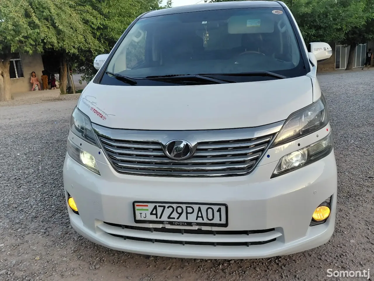 Toyota Vellfire 2014 · 2.4 AT