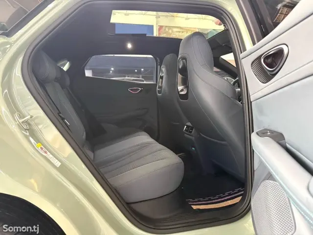 BYD Seal 2025 · AT