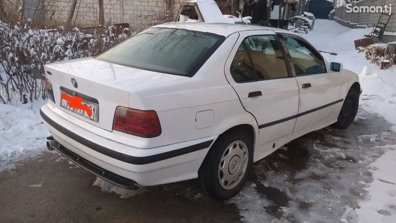 BMW 3 series 1992 · 1.6 MT