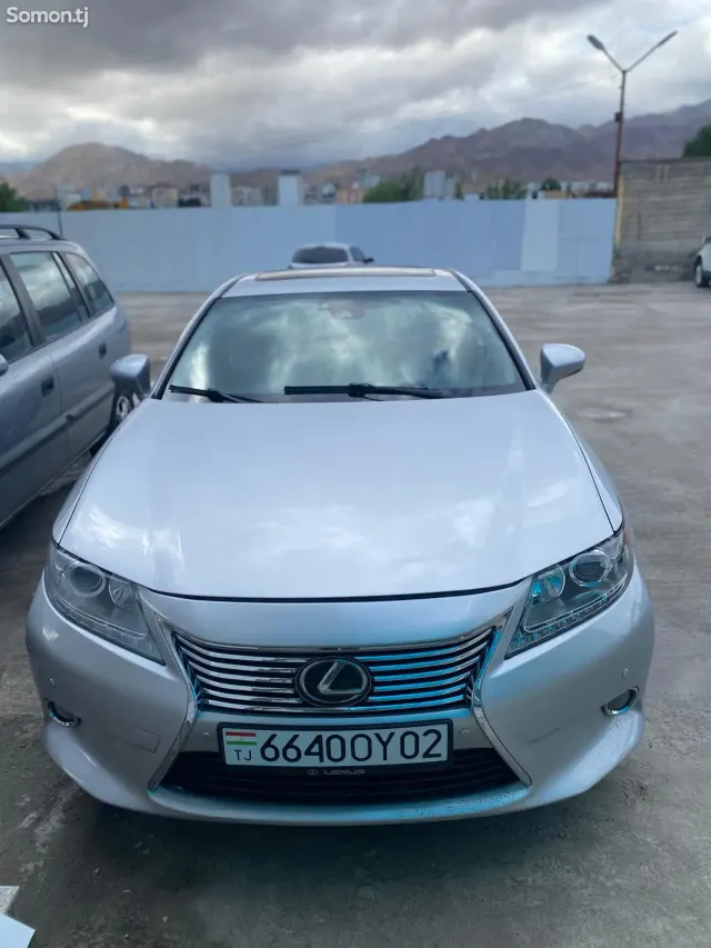 Lexus ES series 2015 · 3.5 AT
