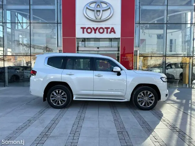 Toyota Land Cruiser 2025 · 3.5 AT