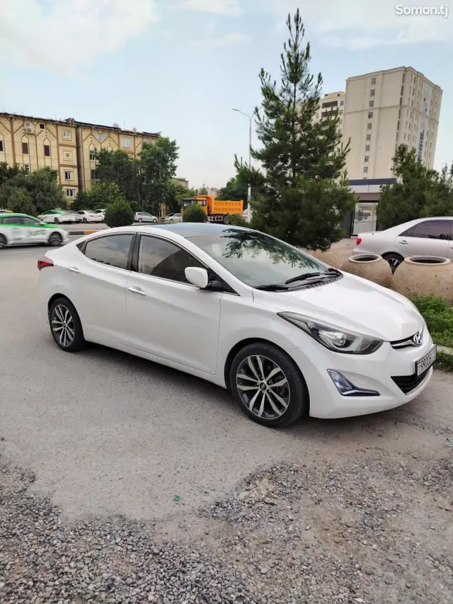 Hyundai Avante 2014 · 1.6 AT