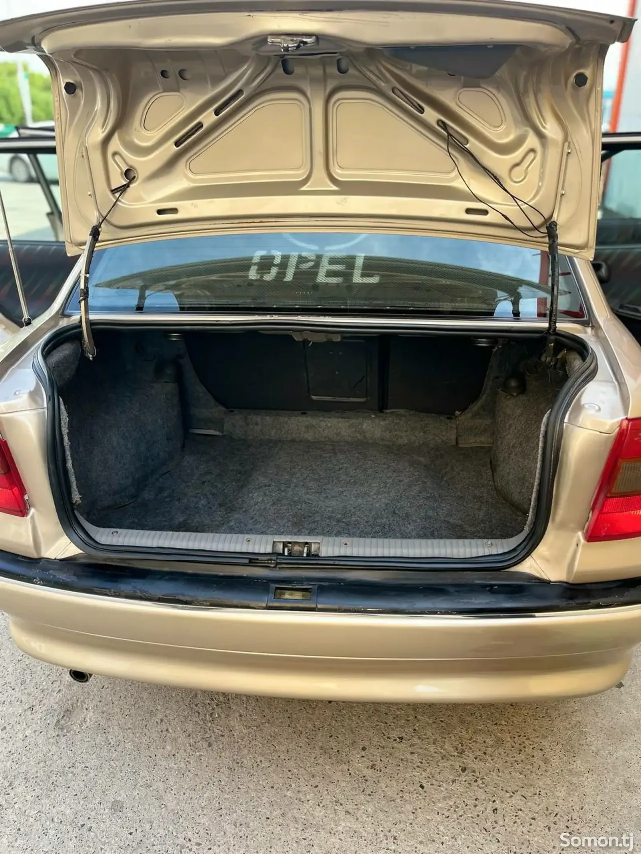Opel Astra F 1997 · 1.6 MT