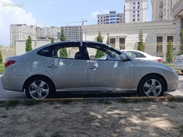 Hyundai Avante 2009 · 1.6 AT