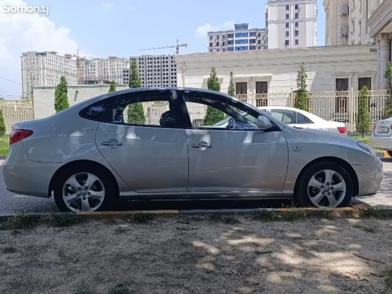 Hyundai Avante 2009 · 1.6 AT