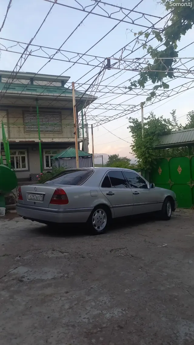 Mercedes-Benz C class 1996 · 2.0 MT