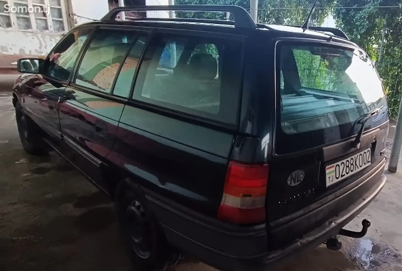 Opel Astra F 1994 · 1.6 MT