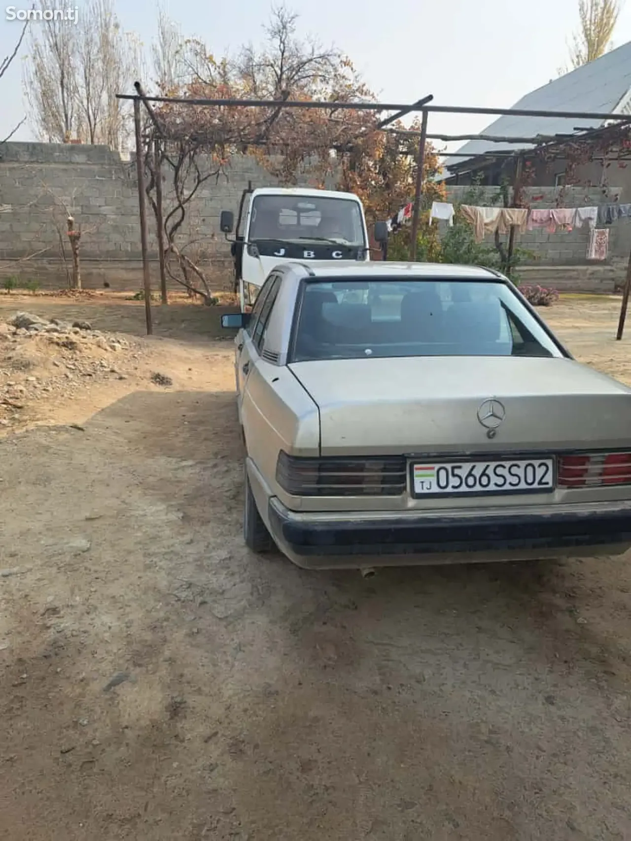 Mercedes-Benz W201 1990 · 1.8 MT