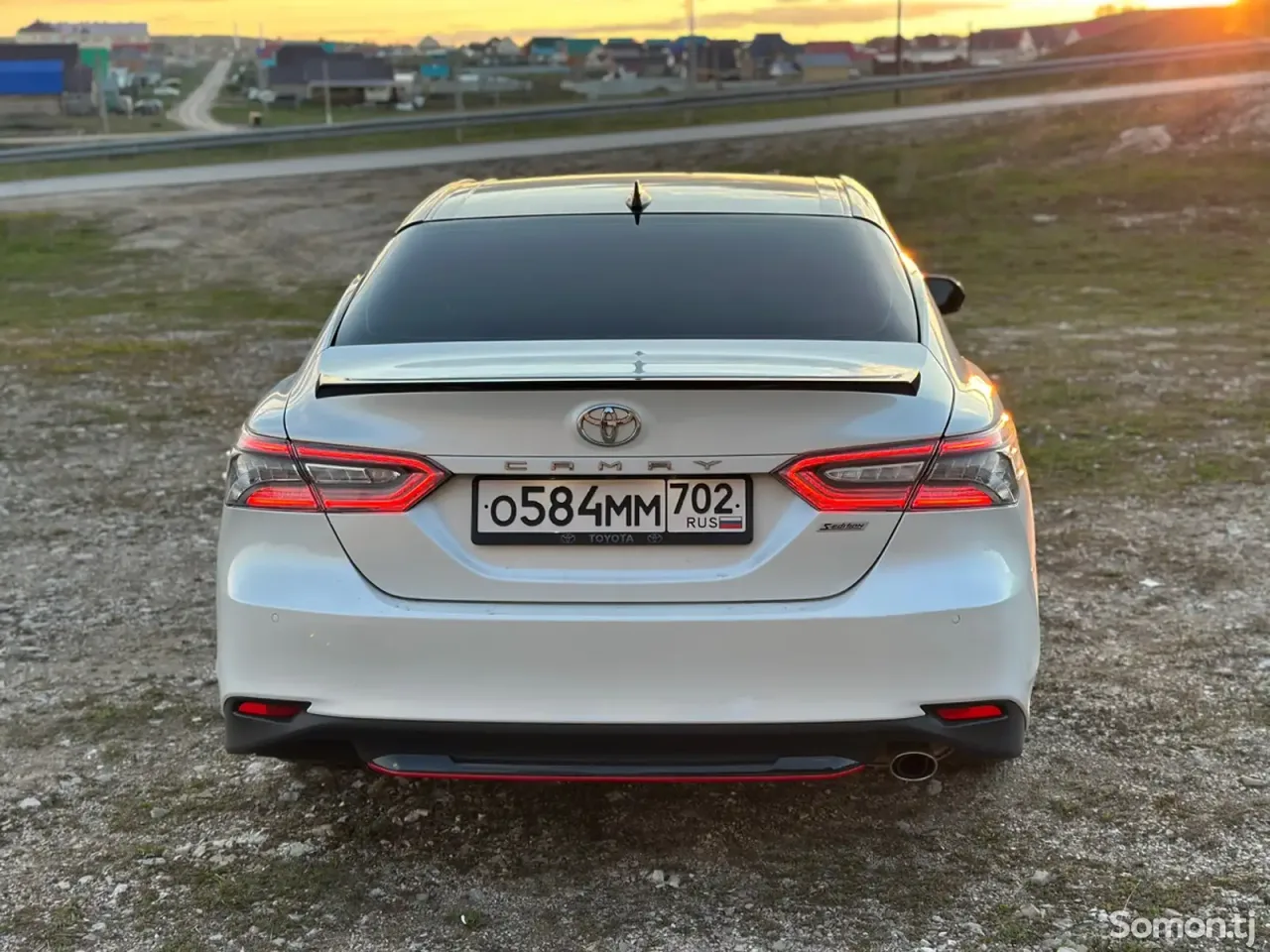 Toyota Camry 2020 · 2.5 AT