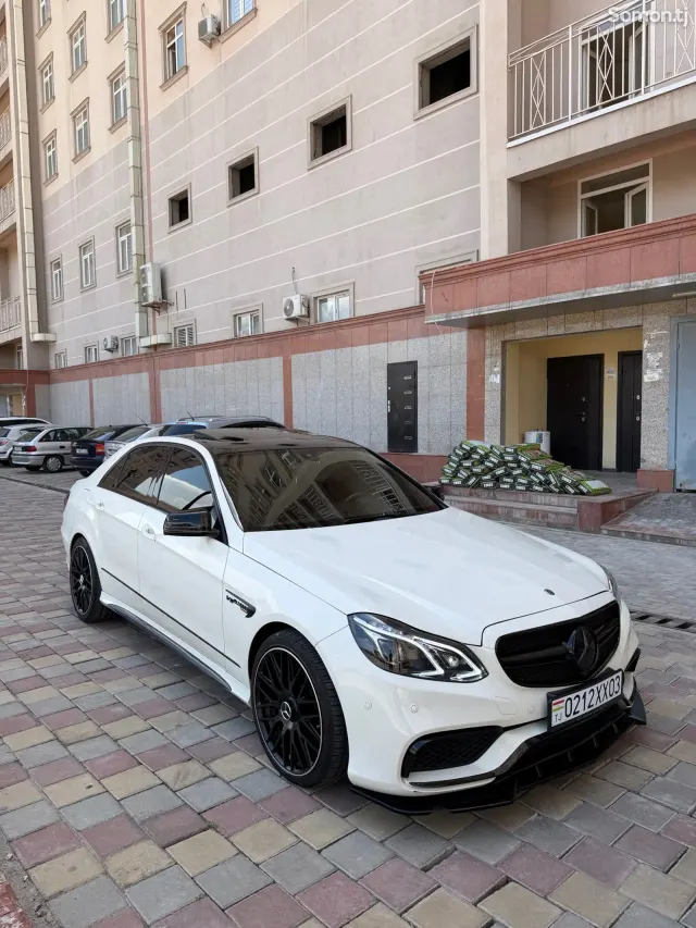 Mercedes-Benz E class 2011 · 3.5 AT
