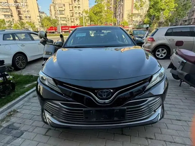 Toyota Camry 2018 · 2.5 AT