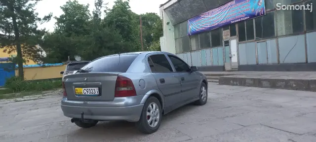 Opel Astra G 2001 · 1.6 MT