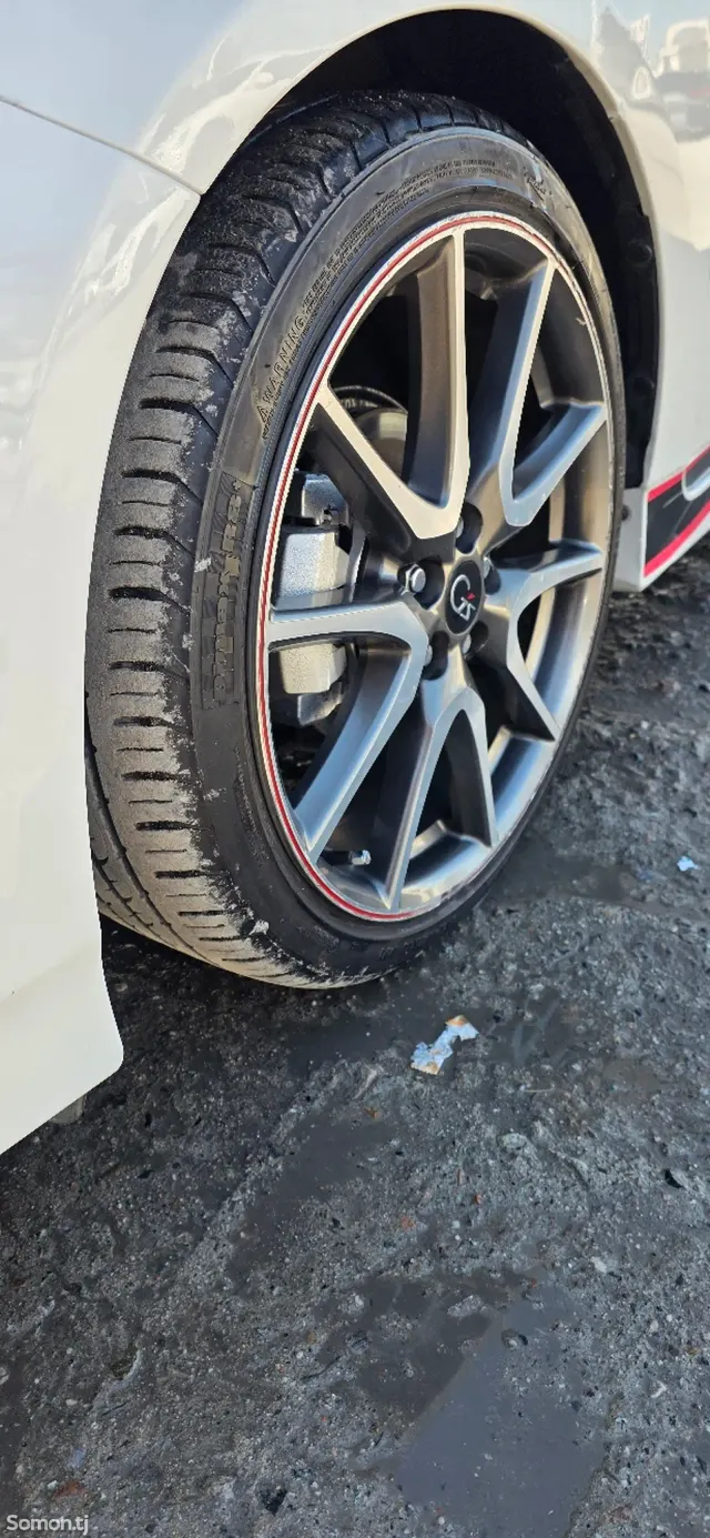 Toyota Prius 2014 · 1.8 CVT