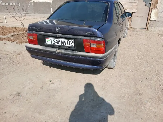 Opel Vectra A 1995 · 1.6 MT