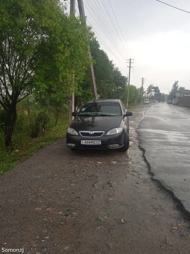 Daewoo Gentra 2013 · 1.5 MT