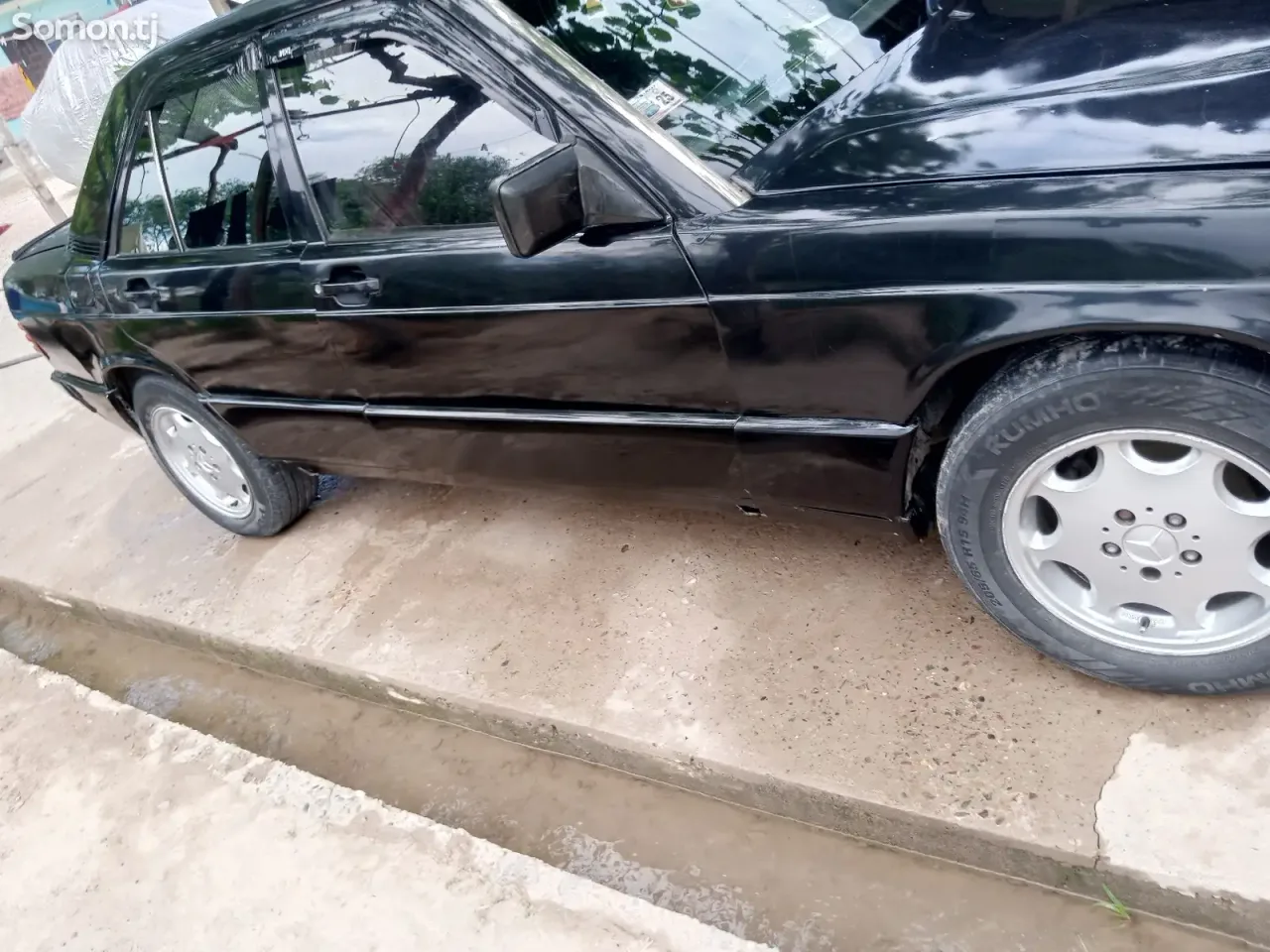 Mercedes-Benz W201 1991 · 1.8 MT