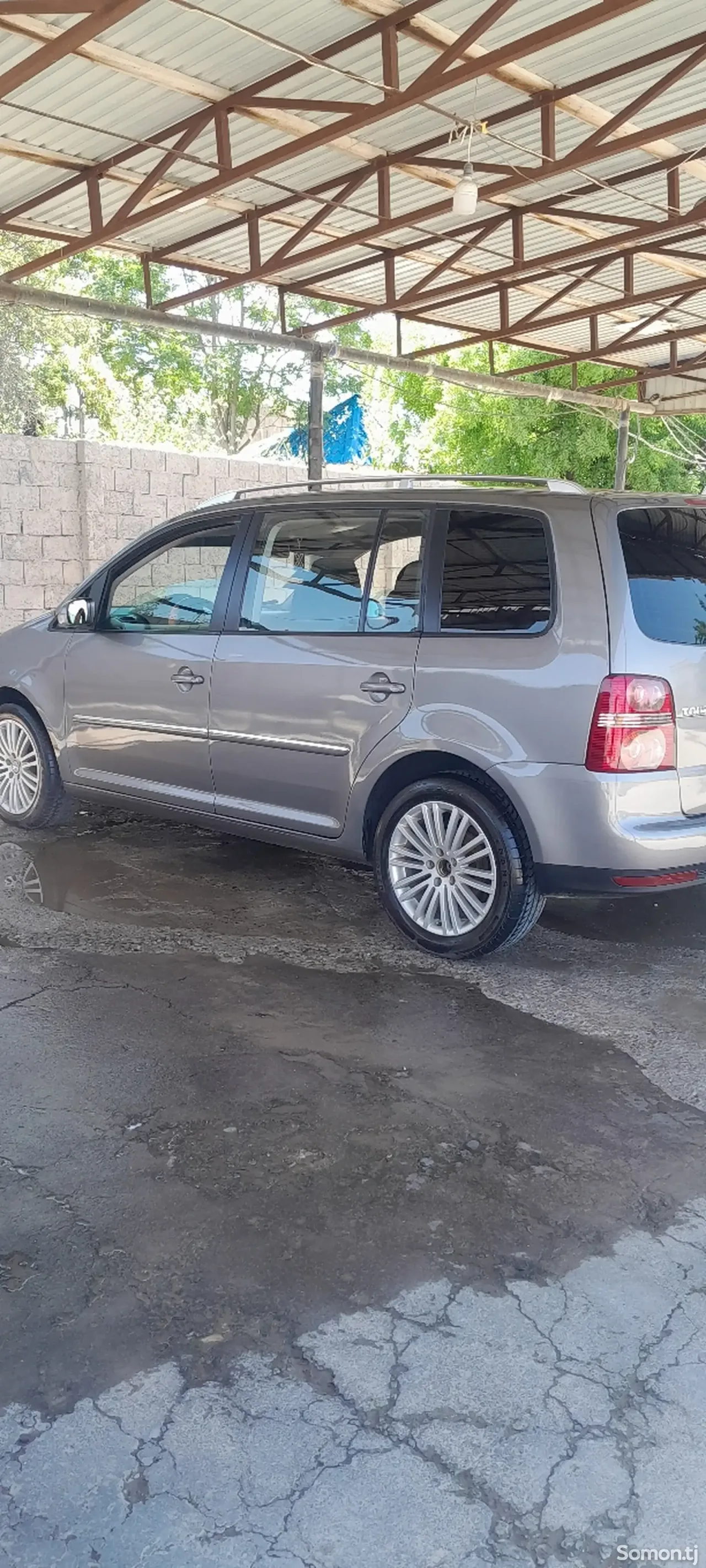 Volkswagen Touran 2007 · 2.0 AT