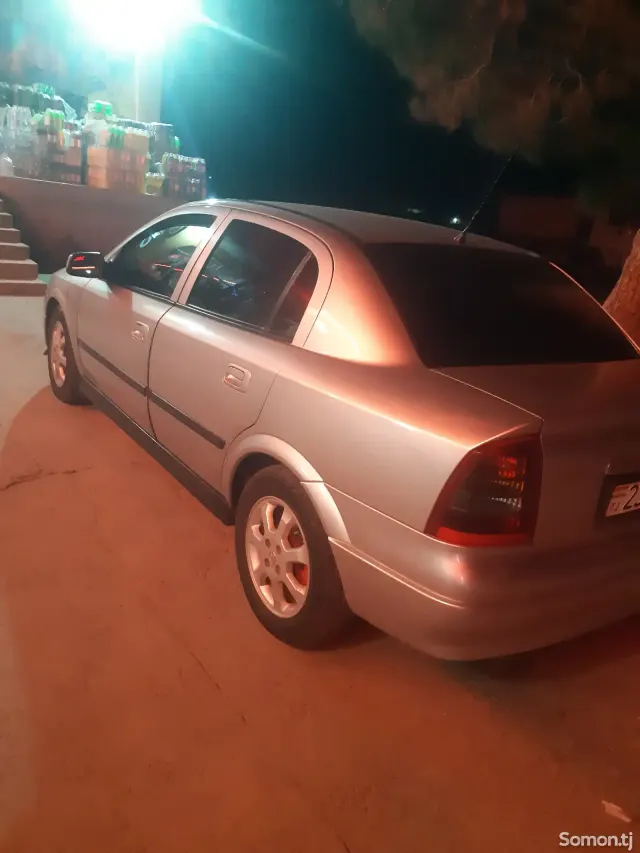 Opel Astra G 1999 · 1.6 MT