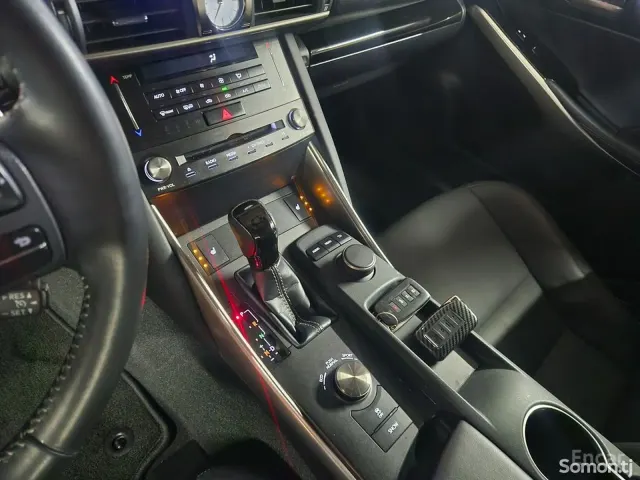 Lexus IS series 2018 · 2.0 AT