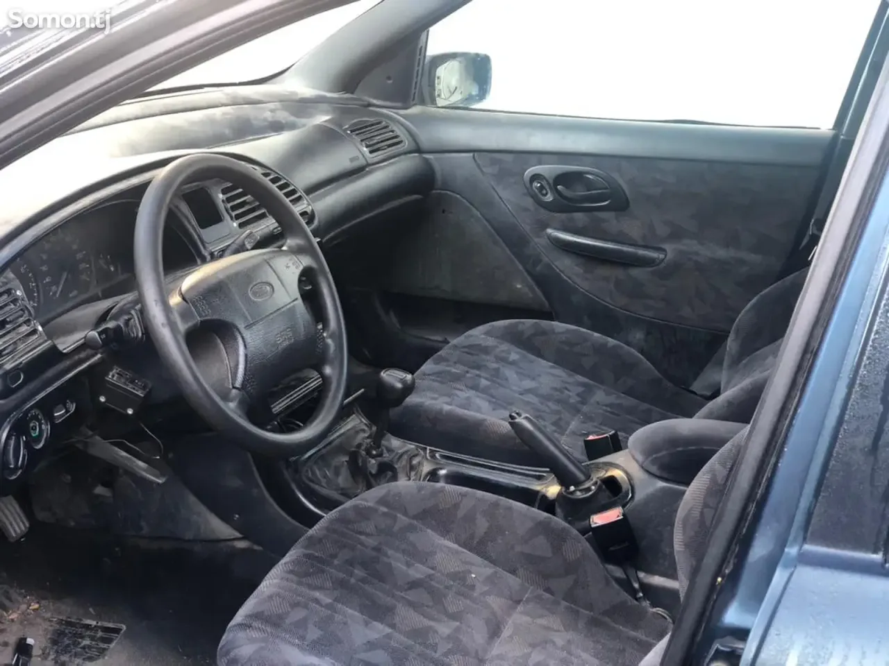 Ford Mondeo 1994 · 1.8 MT