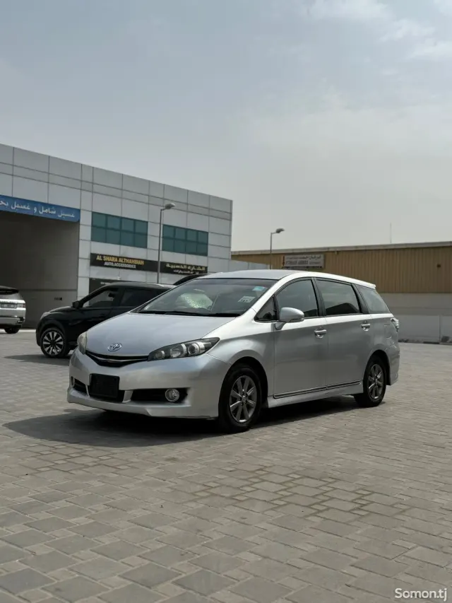 Toyota Wish 2015 · 1.8 AT