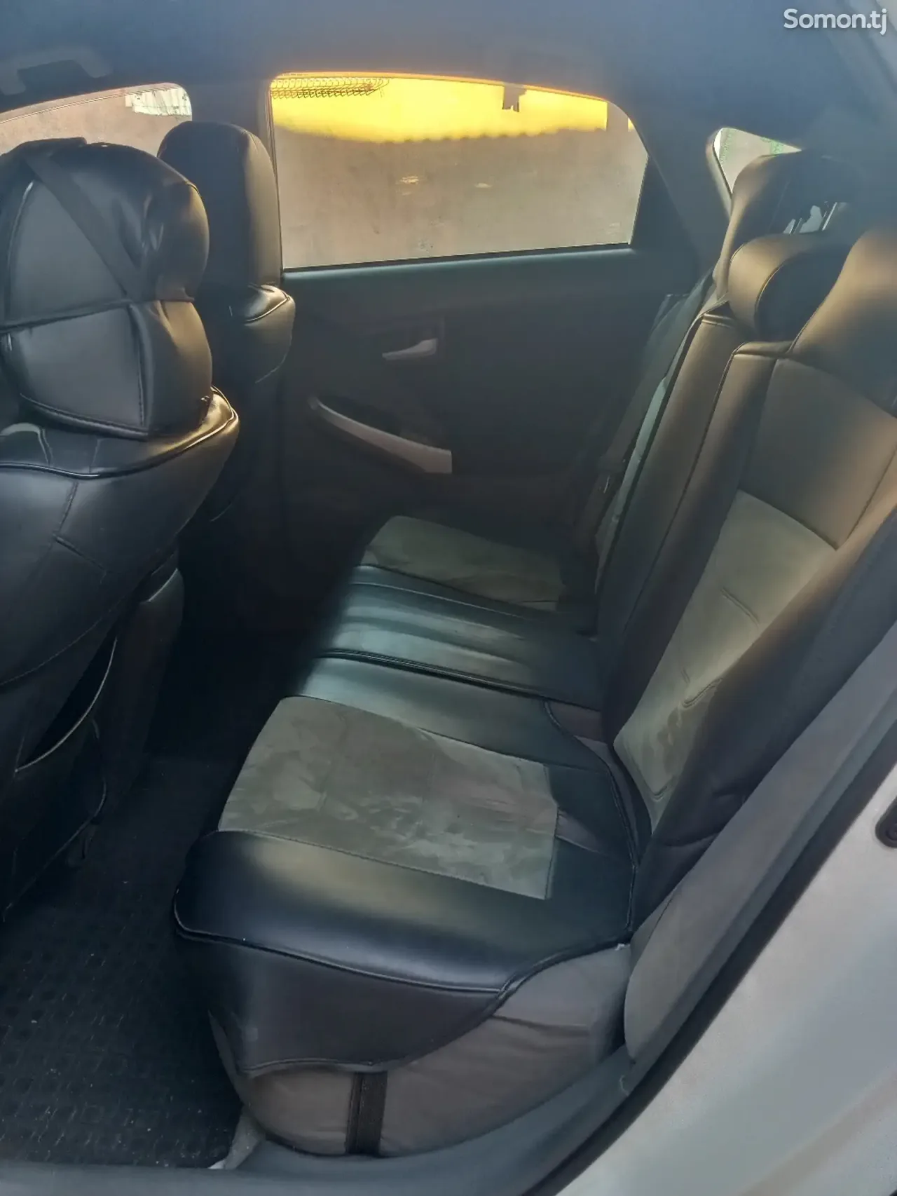 Toyota Prius 2010 · 1.8 CVT