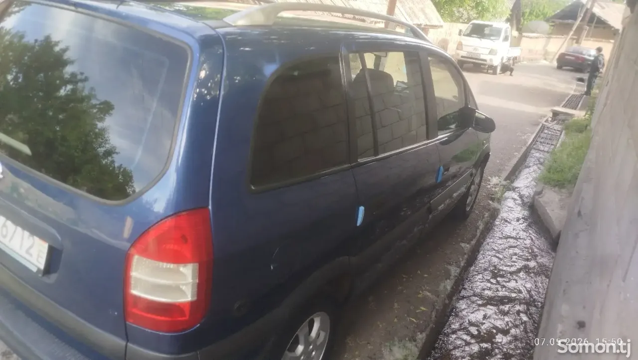 Opel Zafira 2002 · 2.2 AT