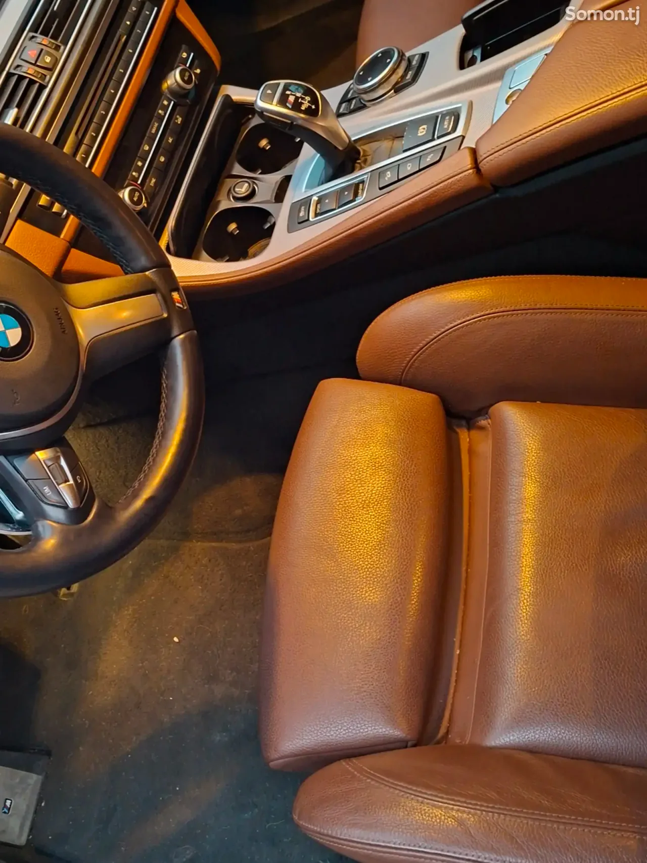 BMW M5 2014 · 5.0 AT