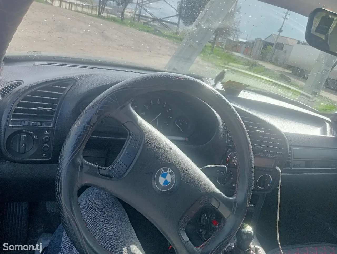 BMW 3 series 1993 · 1.6 MT
