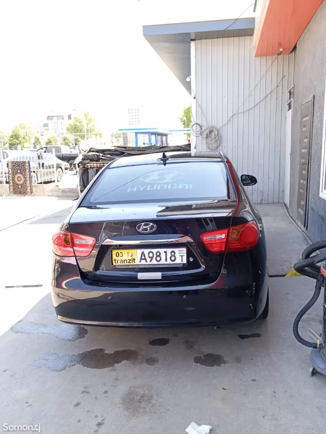 Hyundai Avante 2010 · 1.6 AT