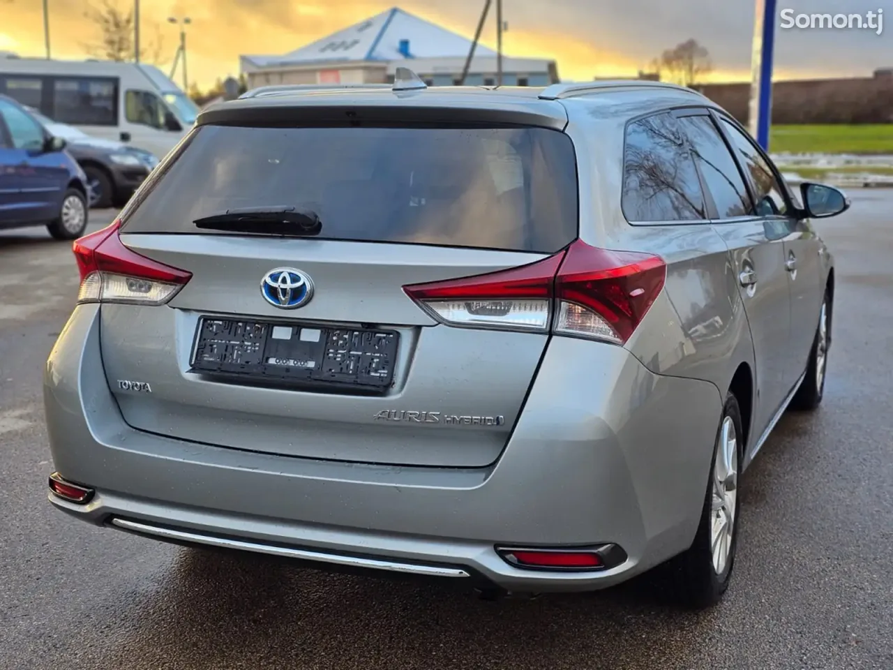 Toyota Auris 2015 · 1.8 AT