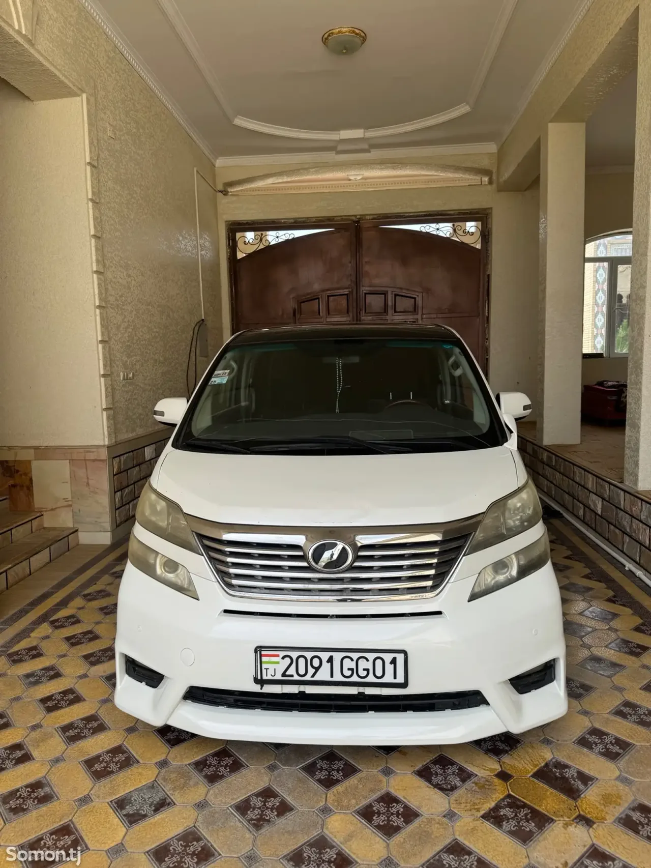 Toyota Vellfire 2014 · 2.4 AT