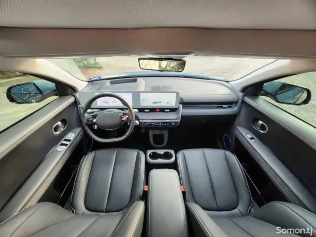 Hyundai IONIQ 2025 · AT