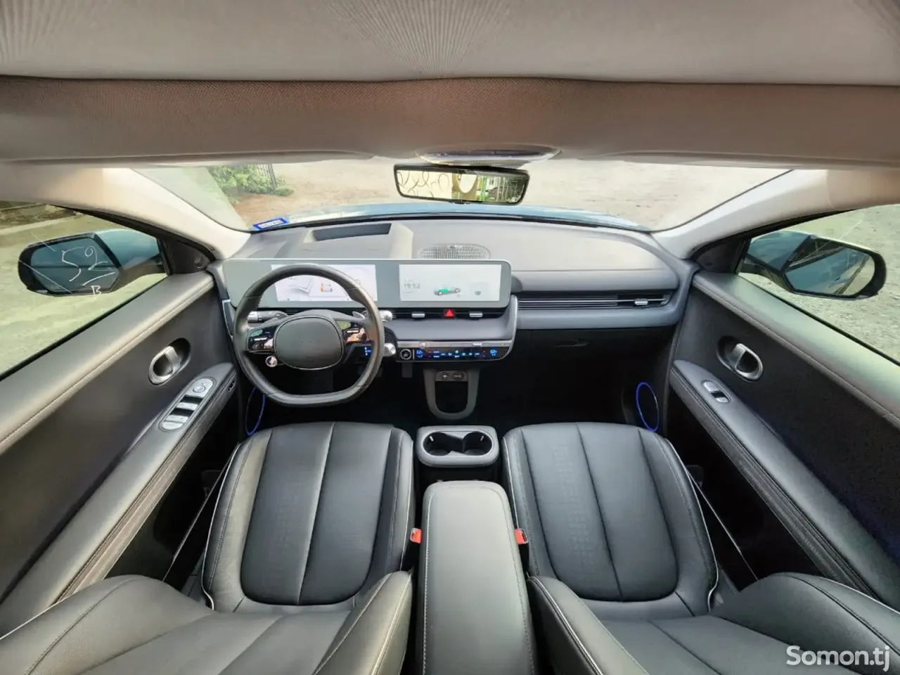 Hyundai IONIQ 2025 · AT