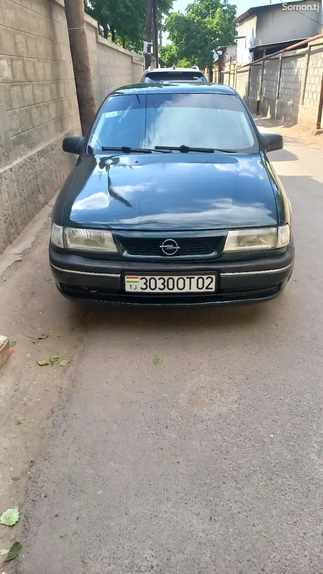 Opel Vectra A 1995 · 1.6 MT