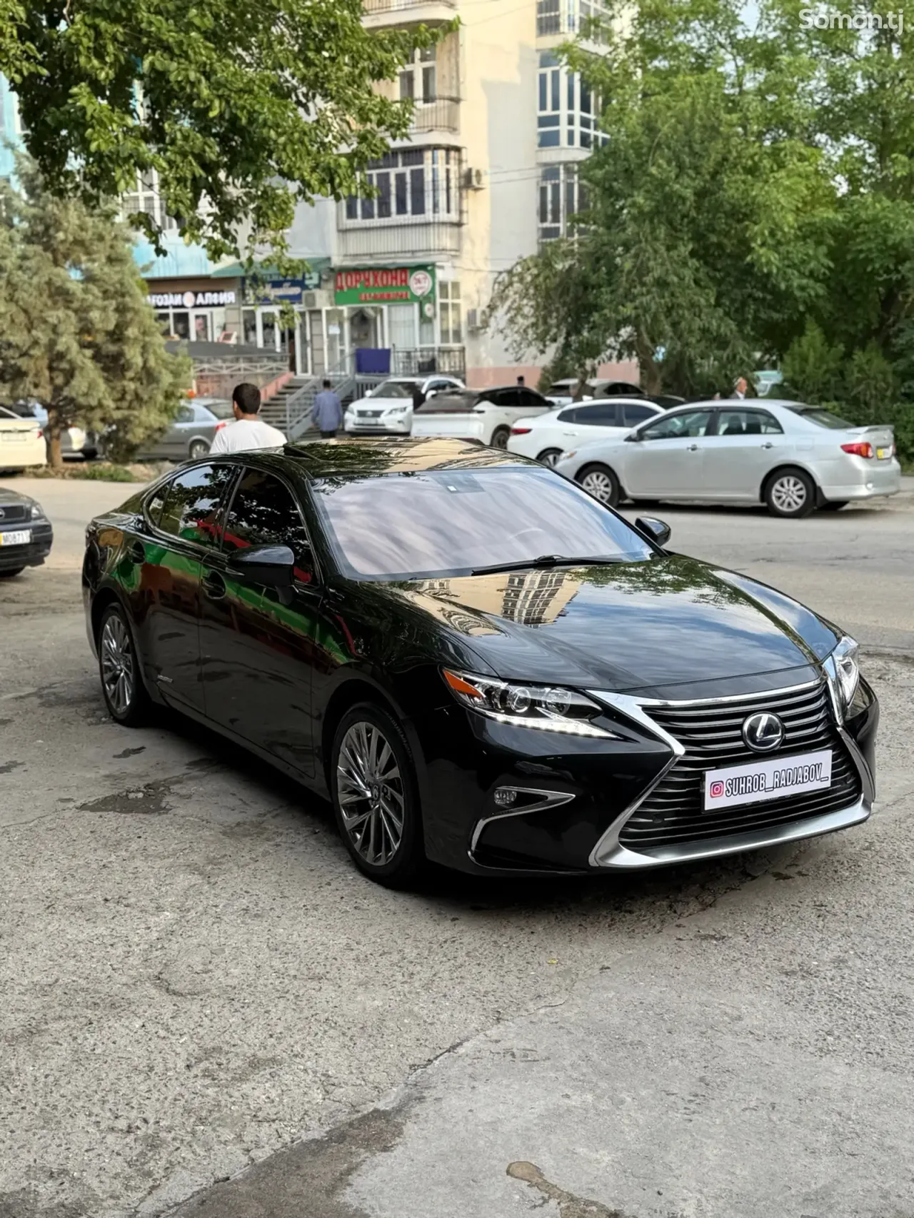 Lexus ES series 2017 · 3.0 AT