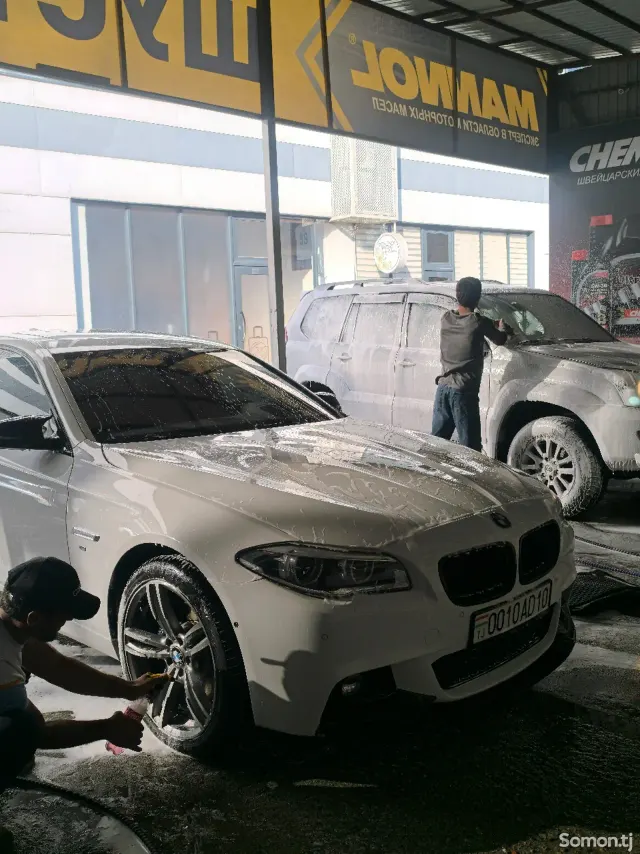 BMW M5 2015 · 3.0 AT