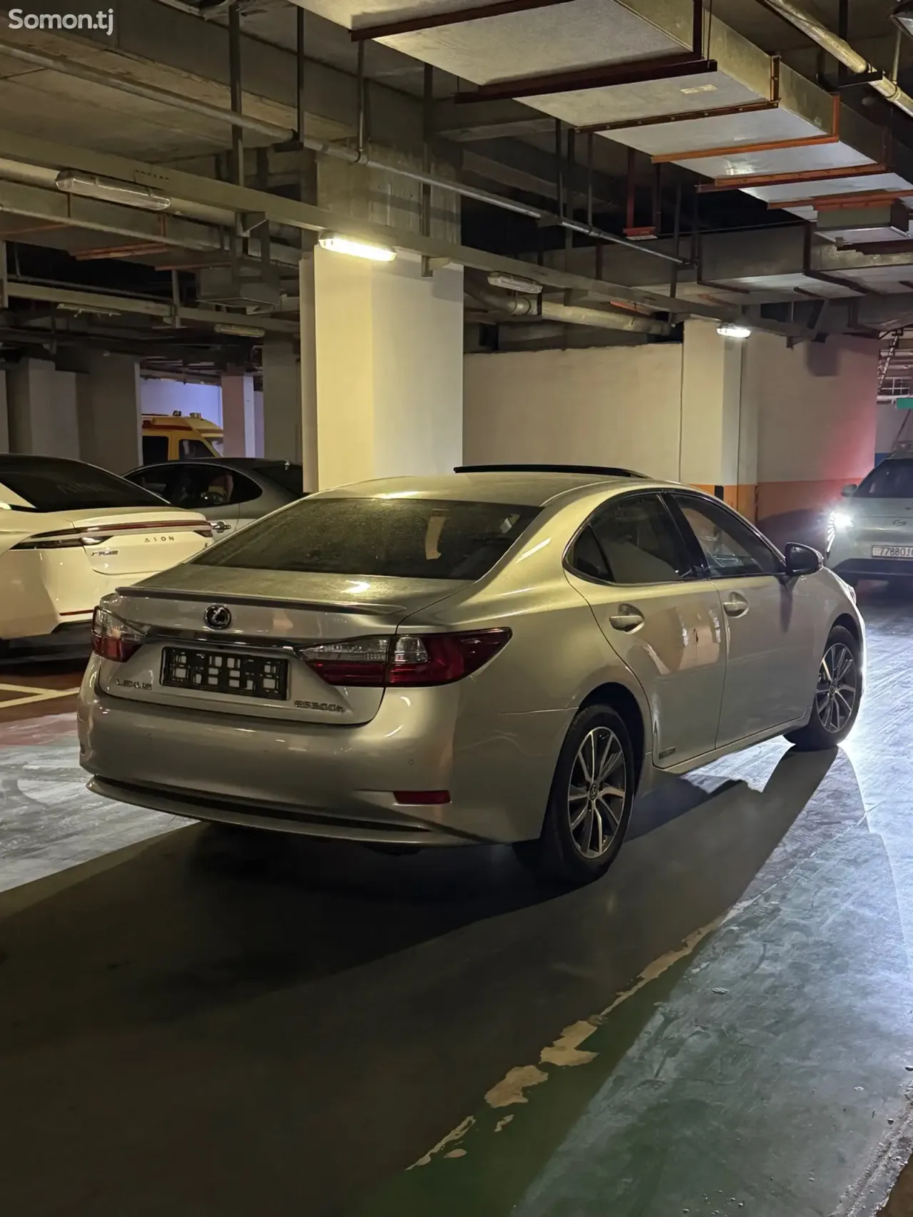 Lexus ES series 2014 · 2.5 AT