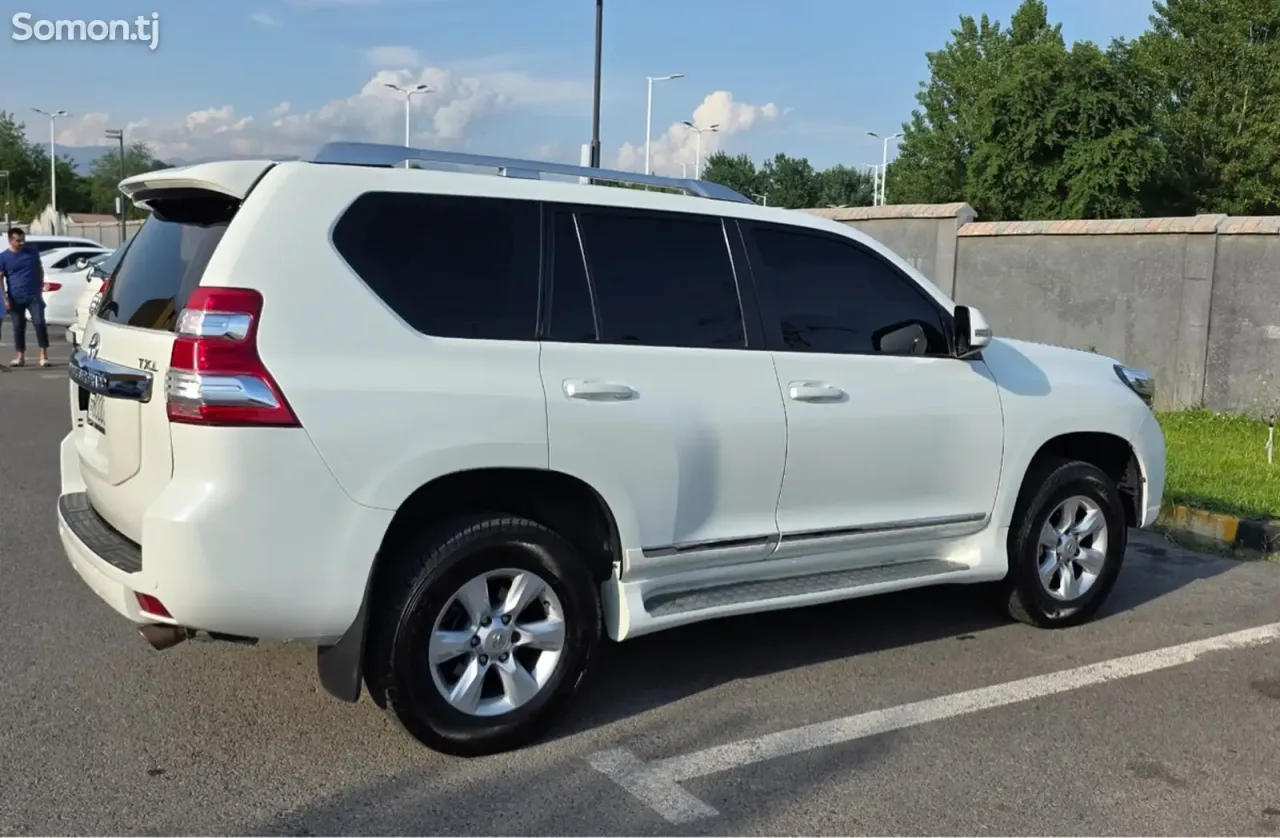 Toyota Land Cruiser Prado 2013 · 4.0 AT