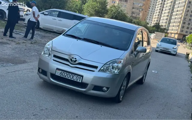 Toyota Verso 2006 · 2.2 MT