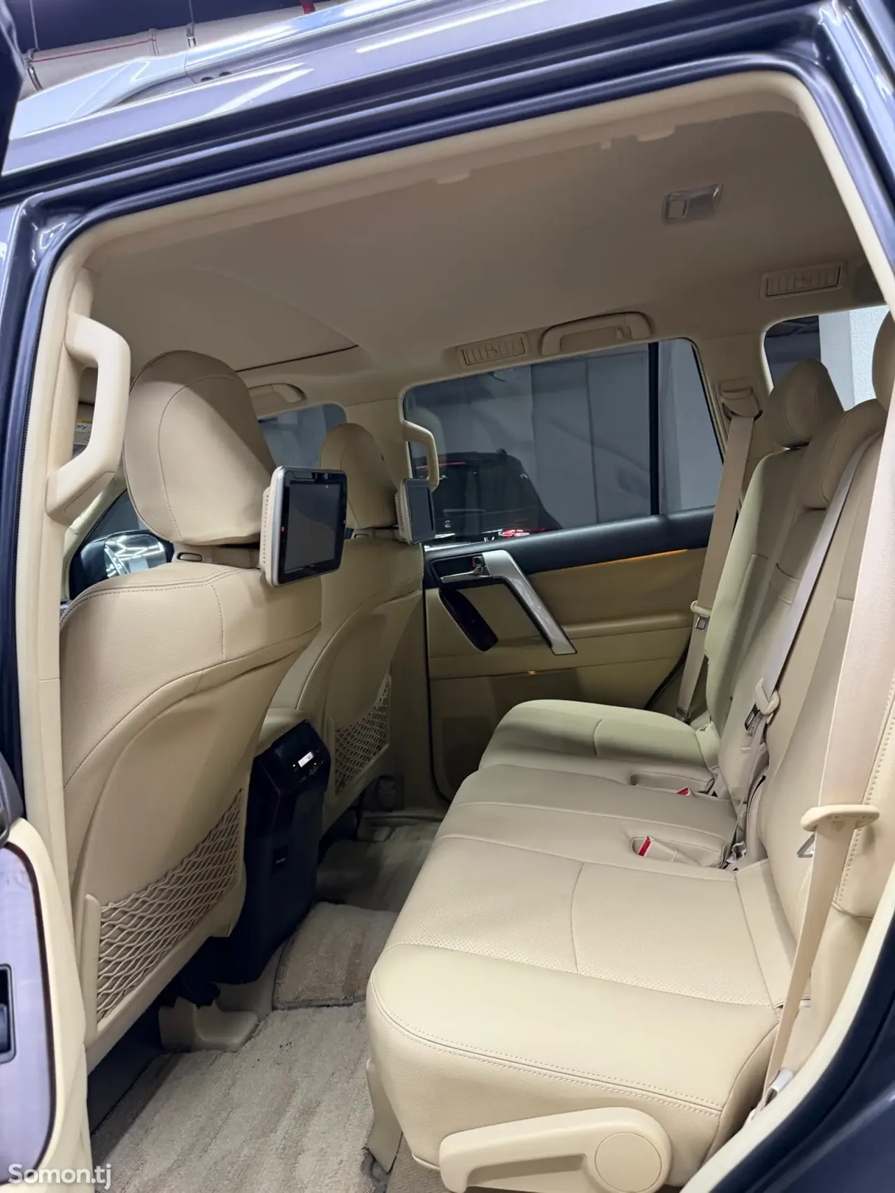 Toyota Land Cruiser Prado 2017 · 4.0 AT