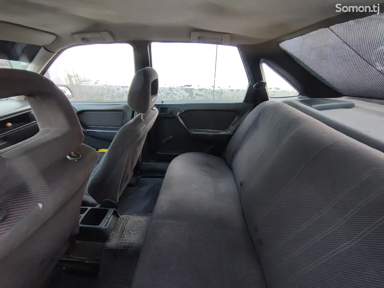 Opel Vectra A 1990 · 1.6 MT