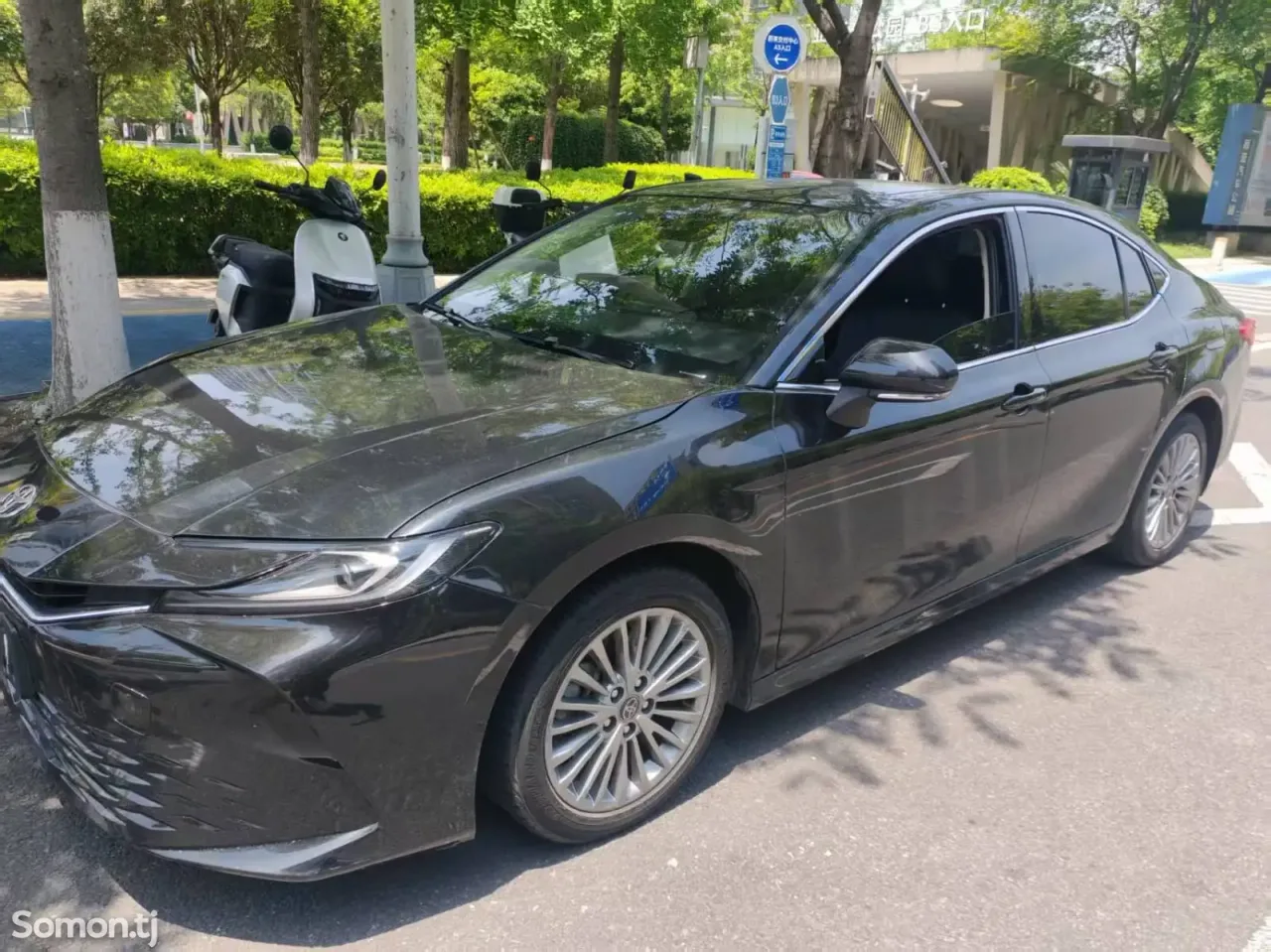 Toyota Camry 2025 · 2.0 AT