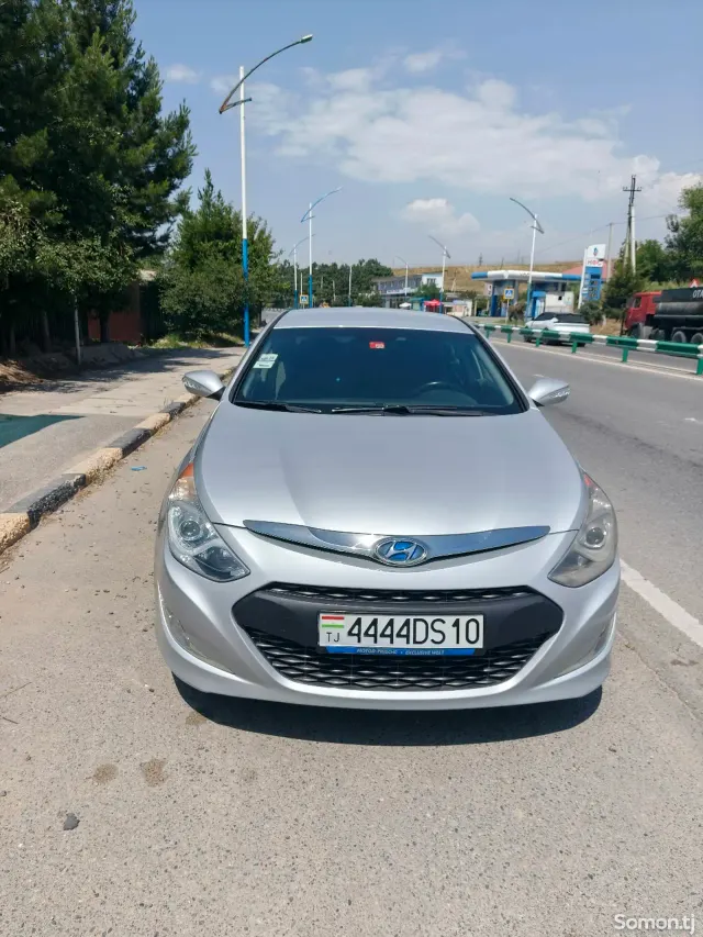 Hyundai Sonata 2015 · 2.4 AT