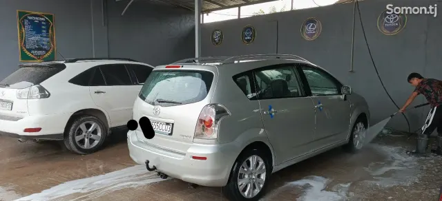 Toyota Verso 2006 · 1.8 MT