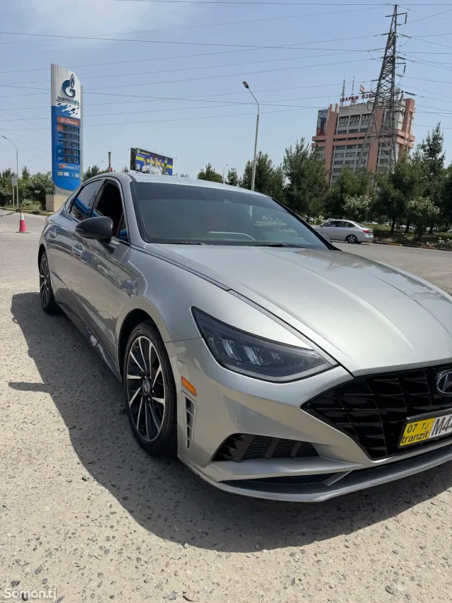 Hyundai Sonata 2020 · 1.6 AT